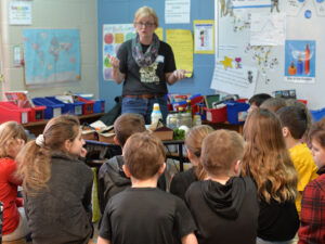 An Educator from Lakewinds Teaches Young Students About the Importance of Healthy, Sustainable Food